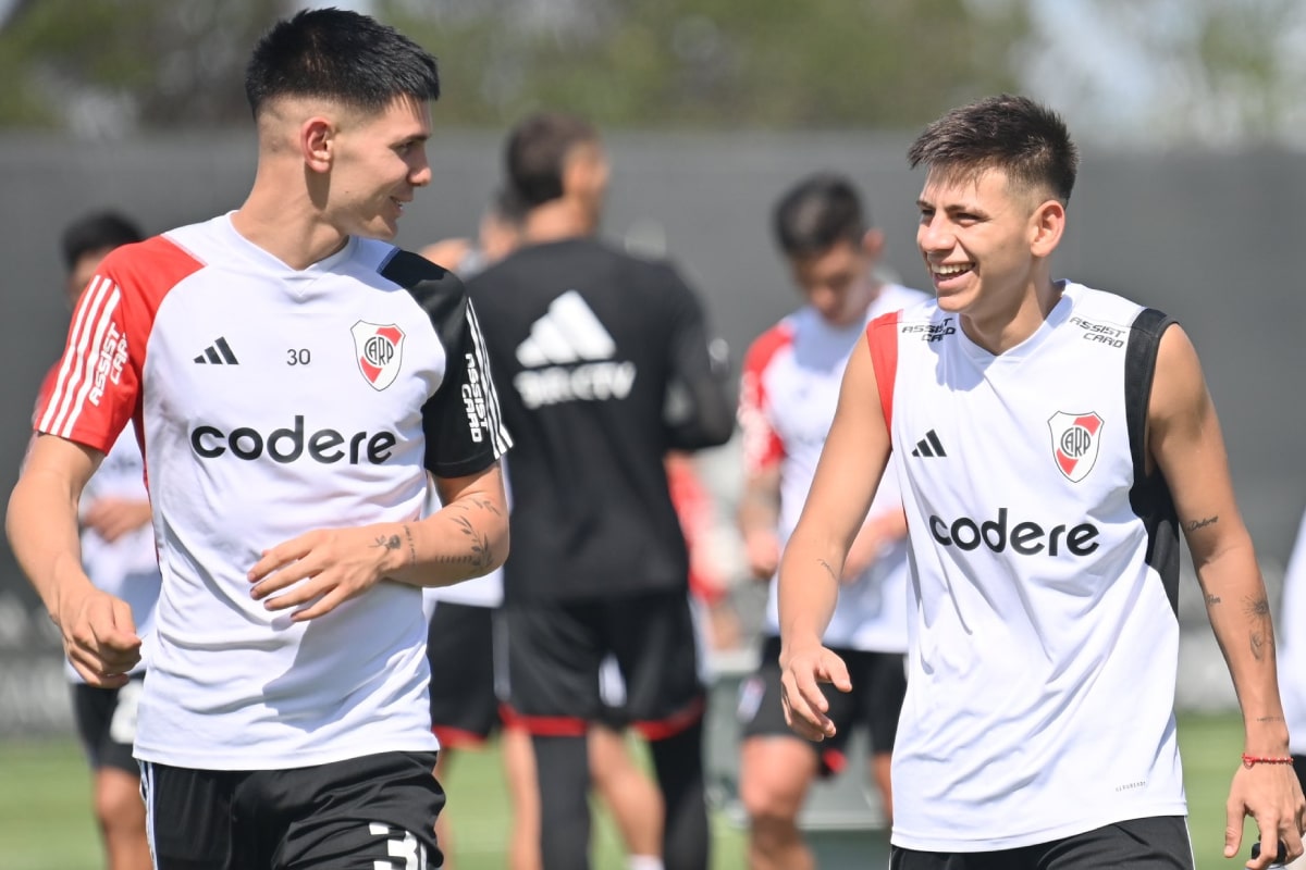 Franco Mastantuono y Claudio Echeverri entrenando en River Plate