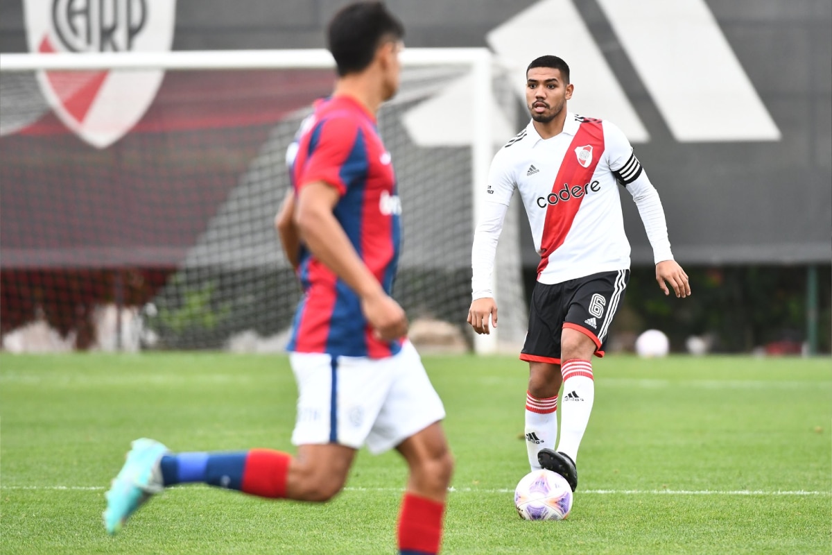 David Martínez con la camiseta de River Plate