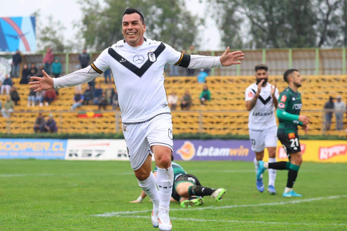 Esteban Paredes