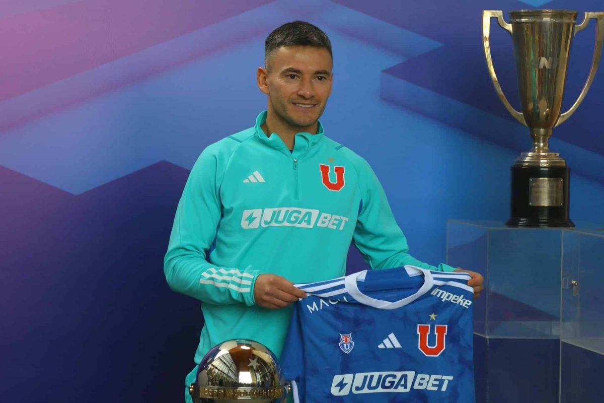 Universidad de Chile - Charles Aránguiz