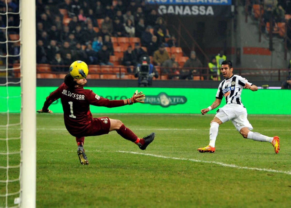 Mauricio Isla anotando por Udinese