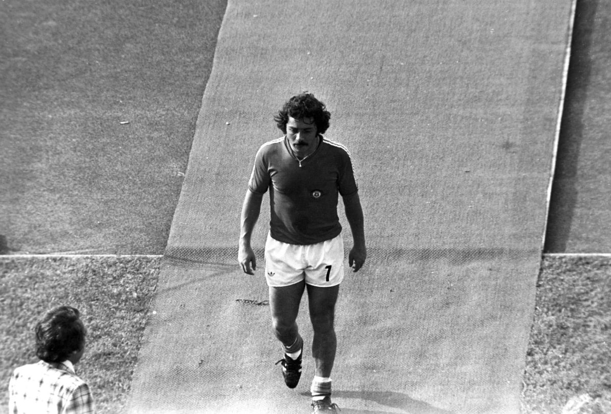 Carlos Caszely jugó únicamente en Colo Colo dentro de Chile
