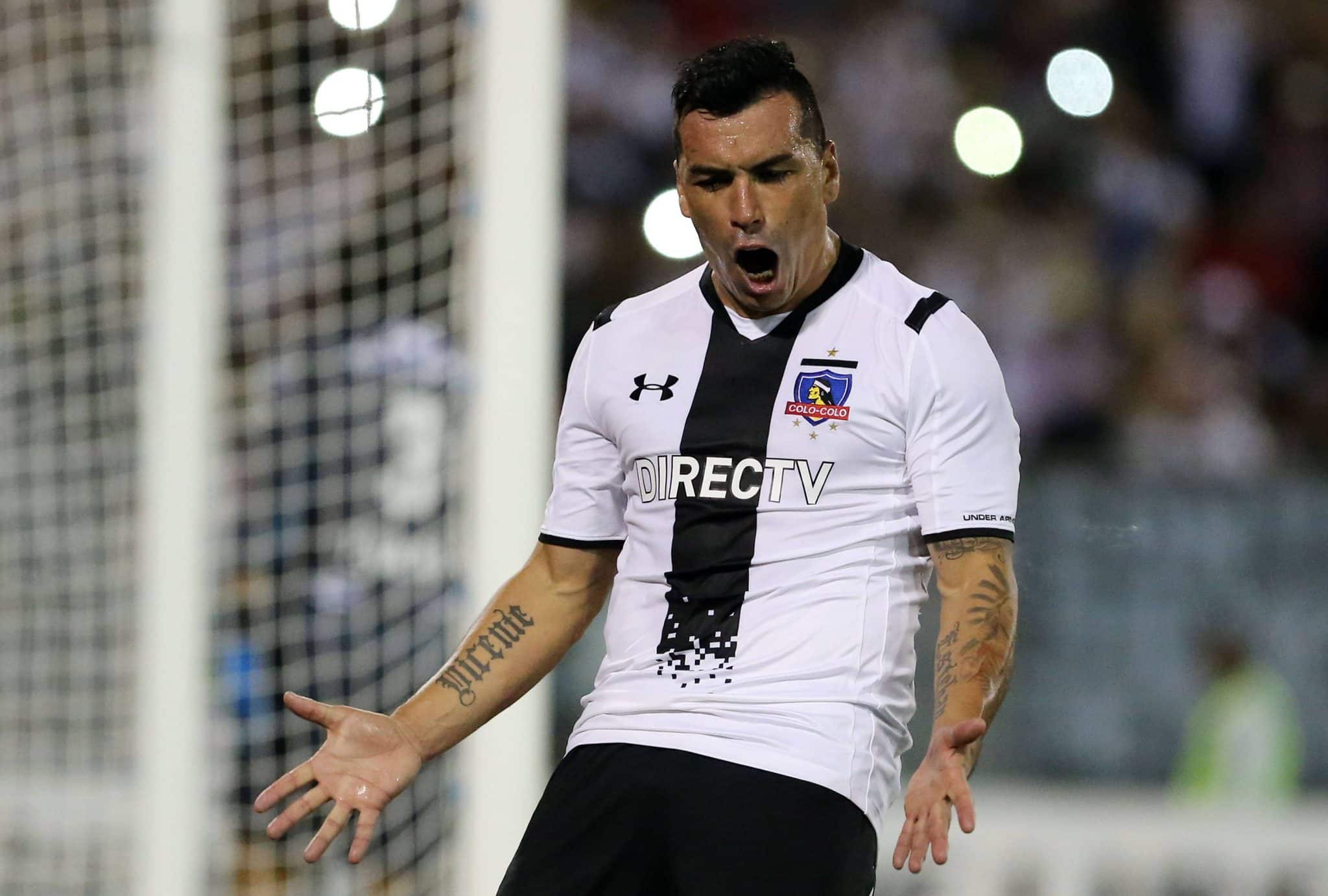 Esteban Paredes celebrando un gol