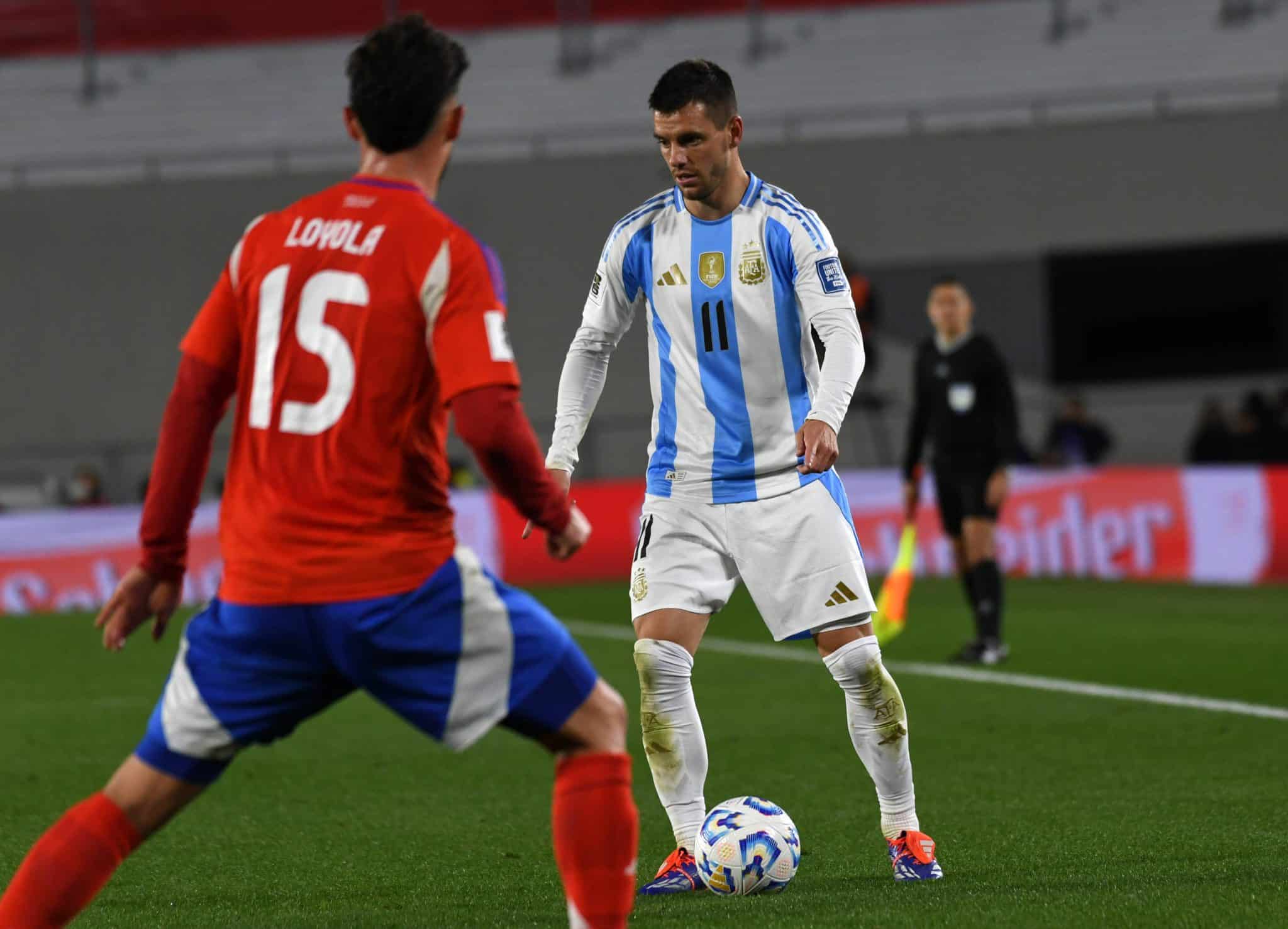 Lo Celso solo recibió la amarilla. (Foto: IMAGO)