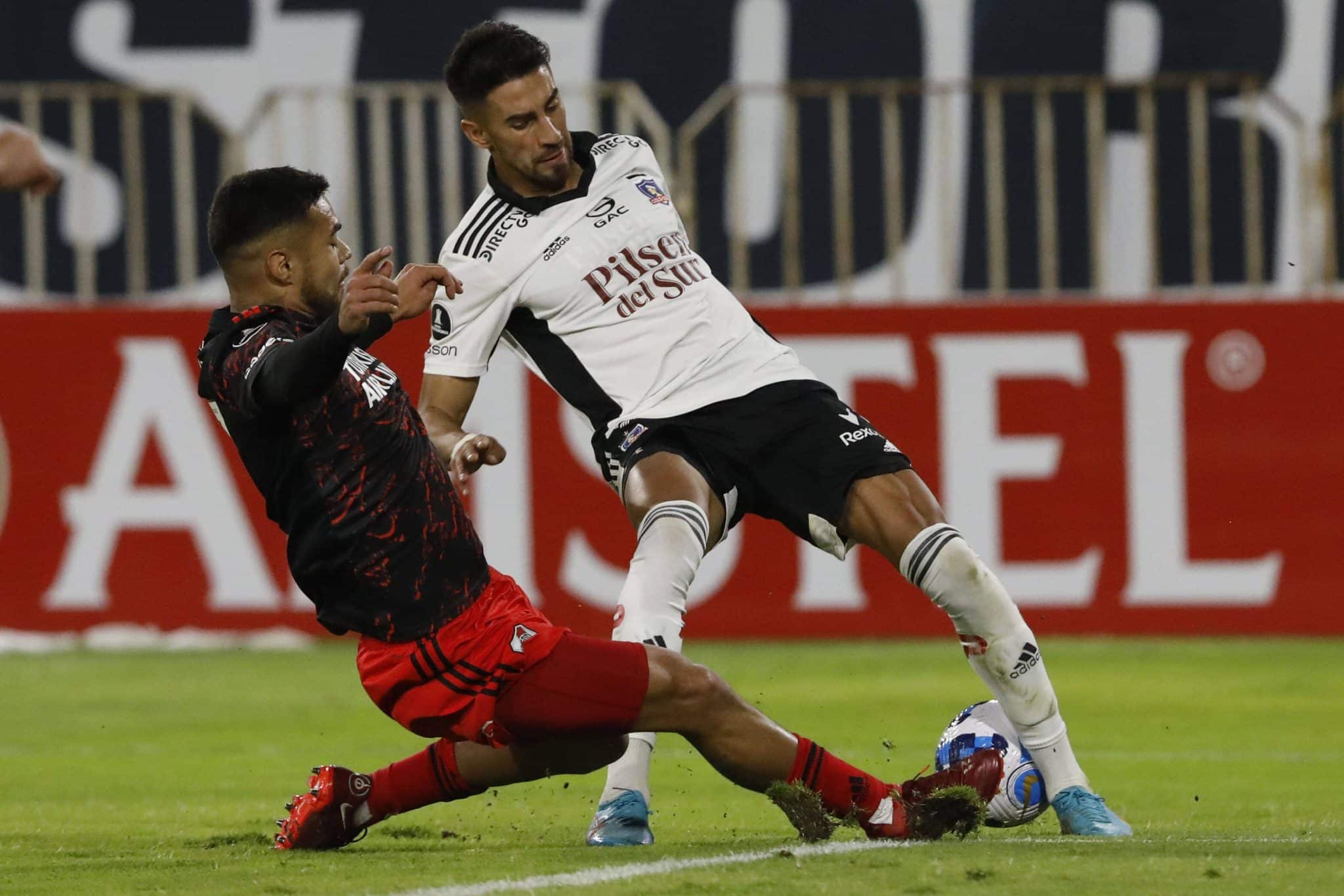 Juan Martín Lucero es el último jugador de Colo Colo en marcar un gol oficial contra River. (Foto: IMAGO)