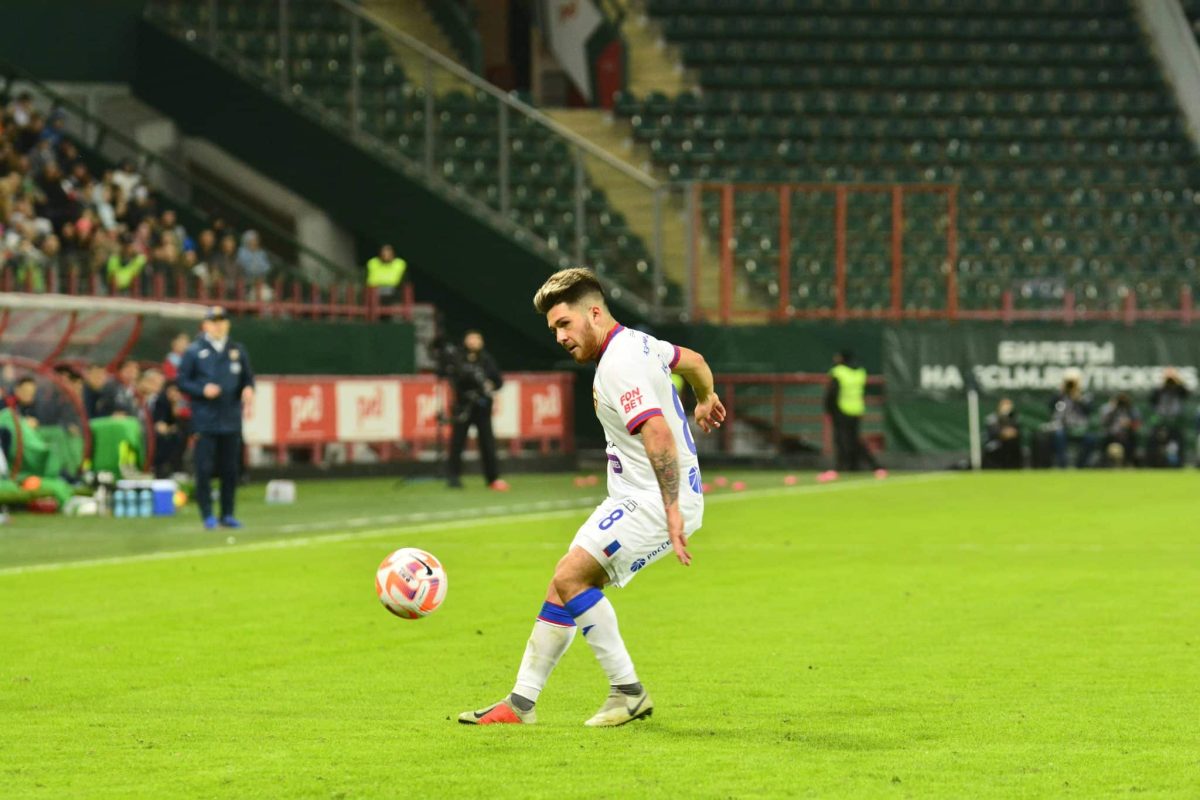 Víctor Méndez pasó de ser titular a no tener lugar en CSKA Moscú. (Foto: IMAGO)