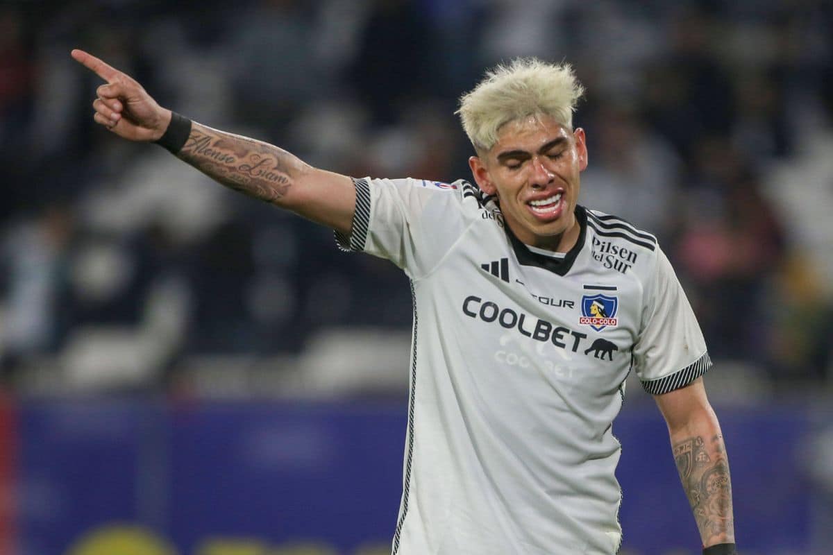 Carlos Palacios dejaría Colo Colo en 2025
