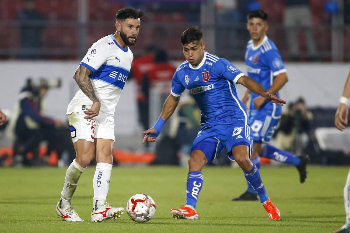 Eugenio Mena enfrentando a Universidad de Chile