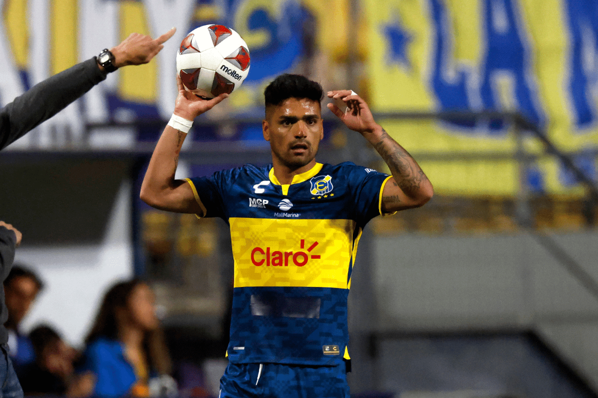 Felipe Campos se va de Everton
