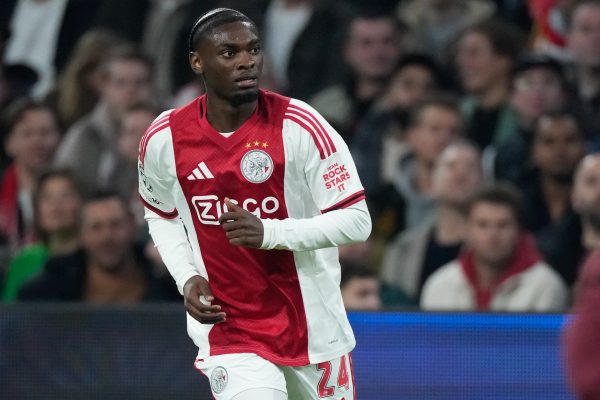 Le mercato clinquant de l'Ajax, à la sauce Ligue 1, ne l'a pas sorti de la crise...
