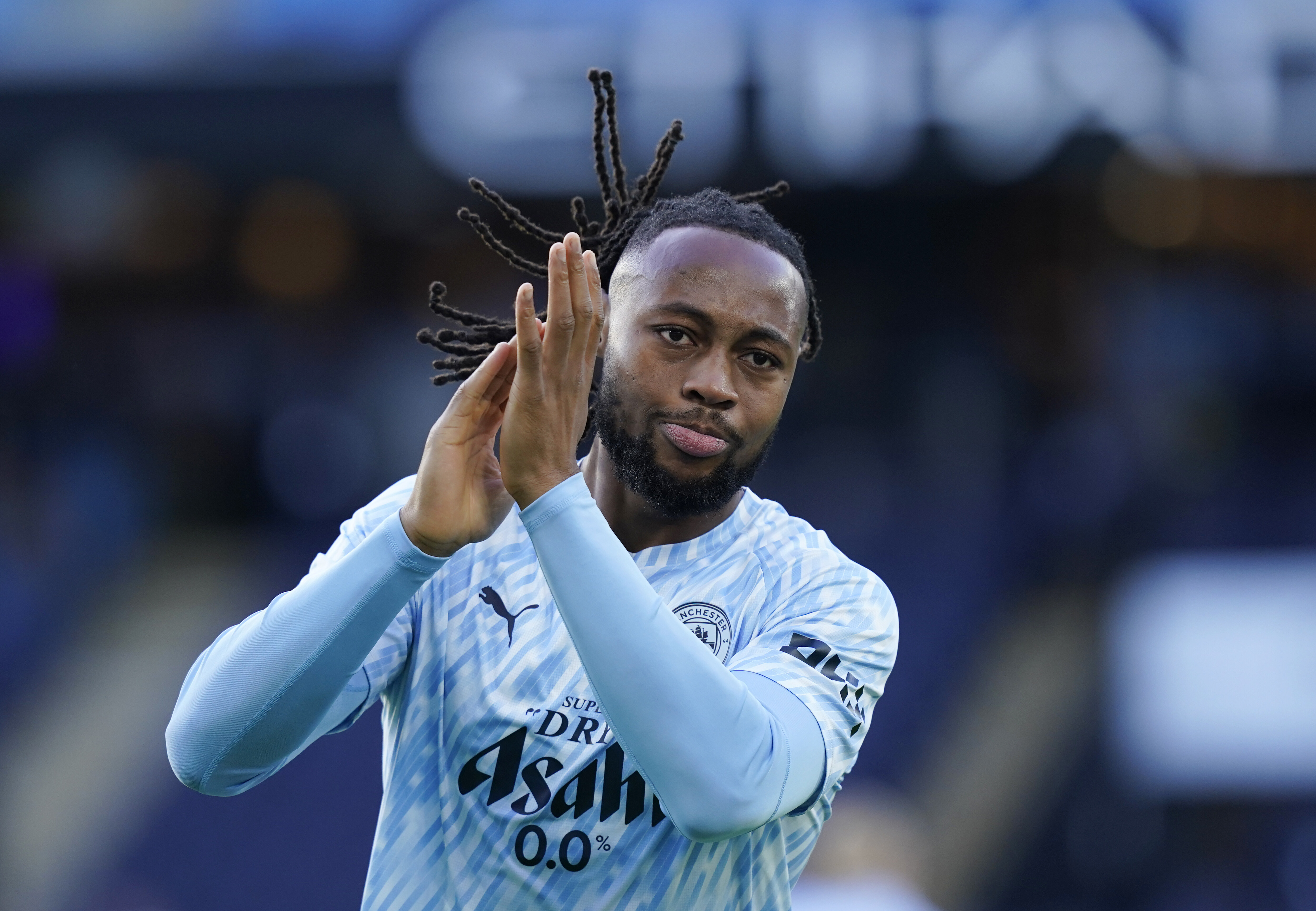 Manchester City : 1 but et 1 passe… Antoine Semenyo, la 1ère recrue du mercato entre déjà dans l'histoire des Citizens