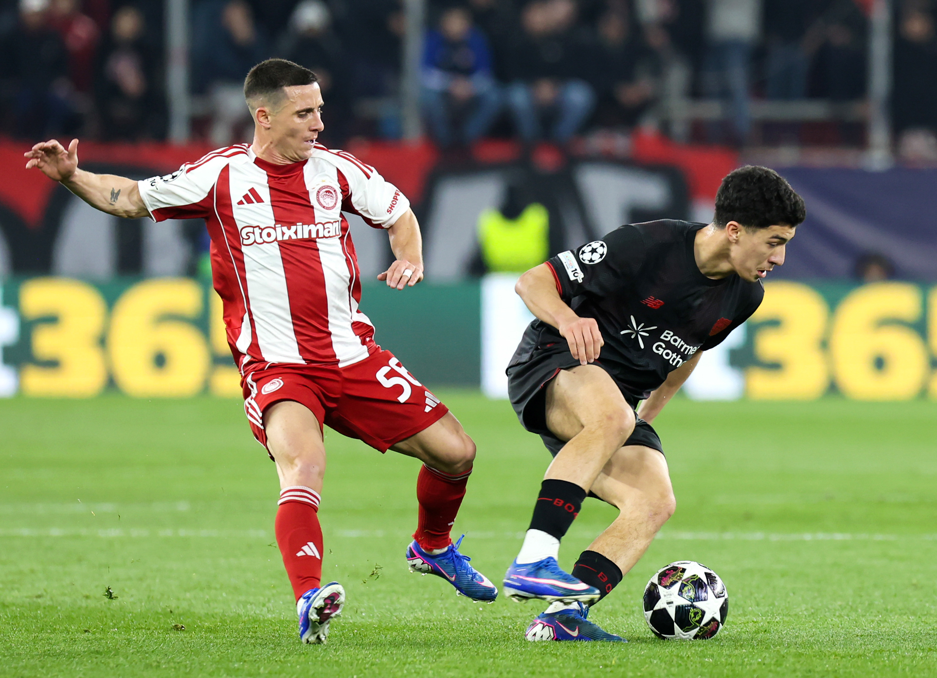 Bayer Leverkusen - Olympiakos : suivez le match en DIRECT commenté (barrage retour Ligue des champions)