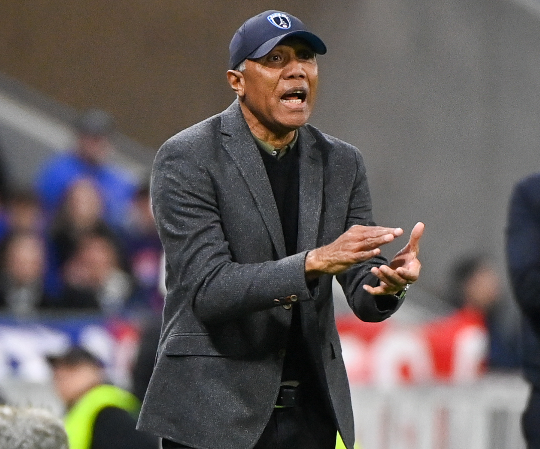 Paris FC : Kombouaré prêt à bouleverser ses plans avec l'un de ses sacrifiés