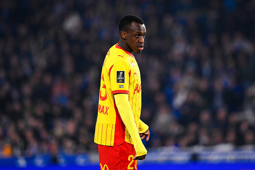 Mercato Lens : une piste à 0€ lancée en cas de départ de Saud Abdulhamid