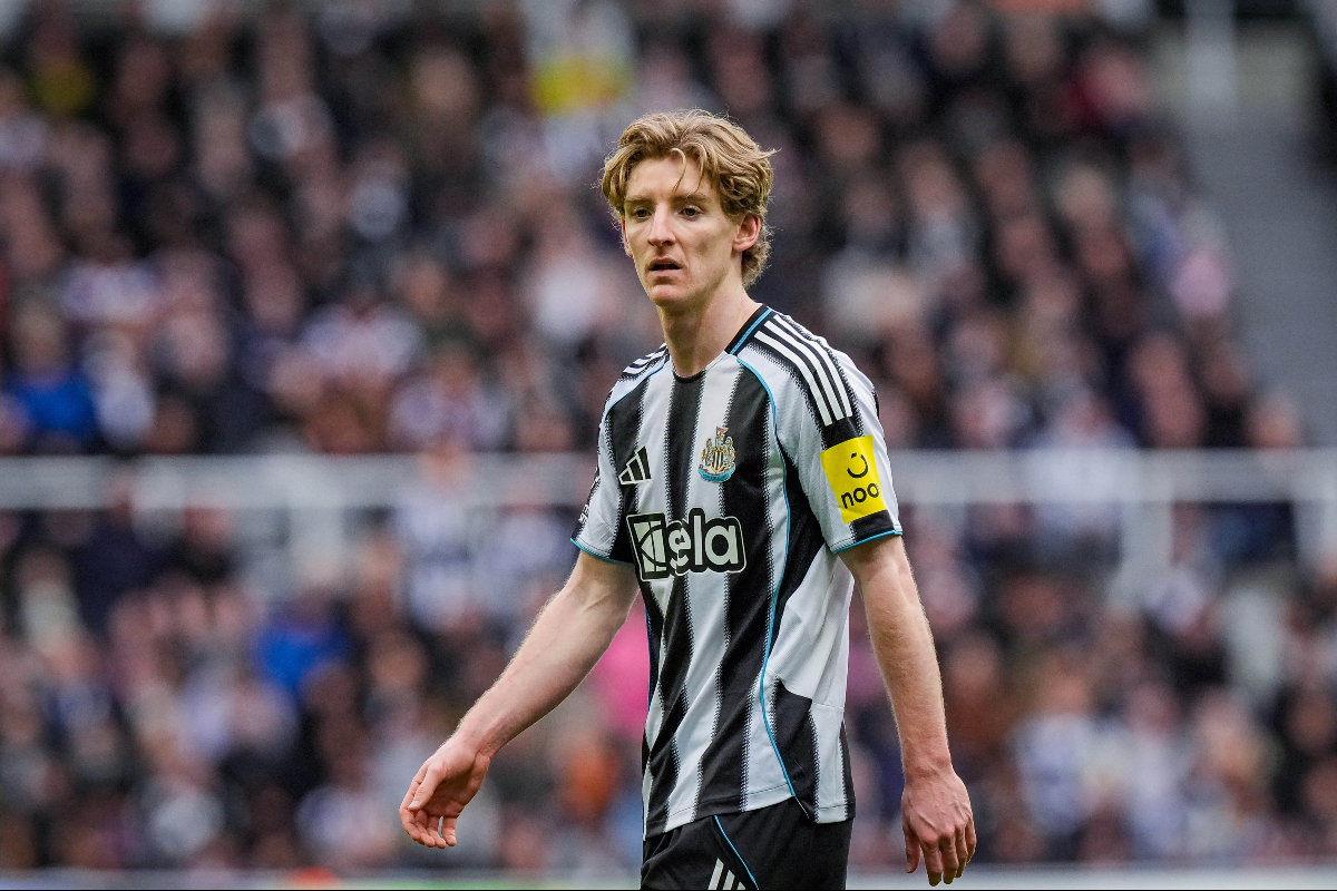 Mercato : Arsenal, Manchester United et Liverpool découvrent une mauvaise surprise dans le contrat d'Anthony Gordon