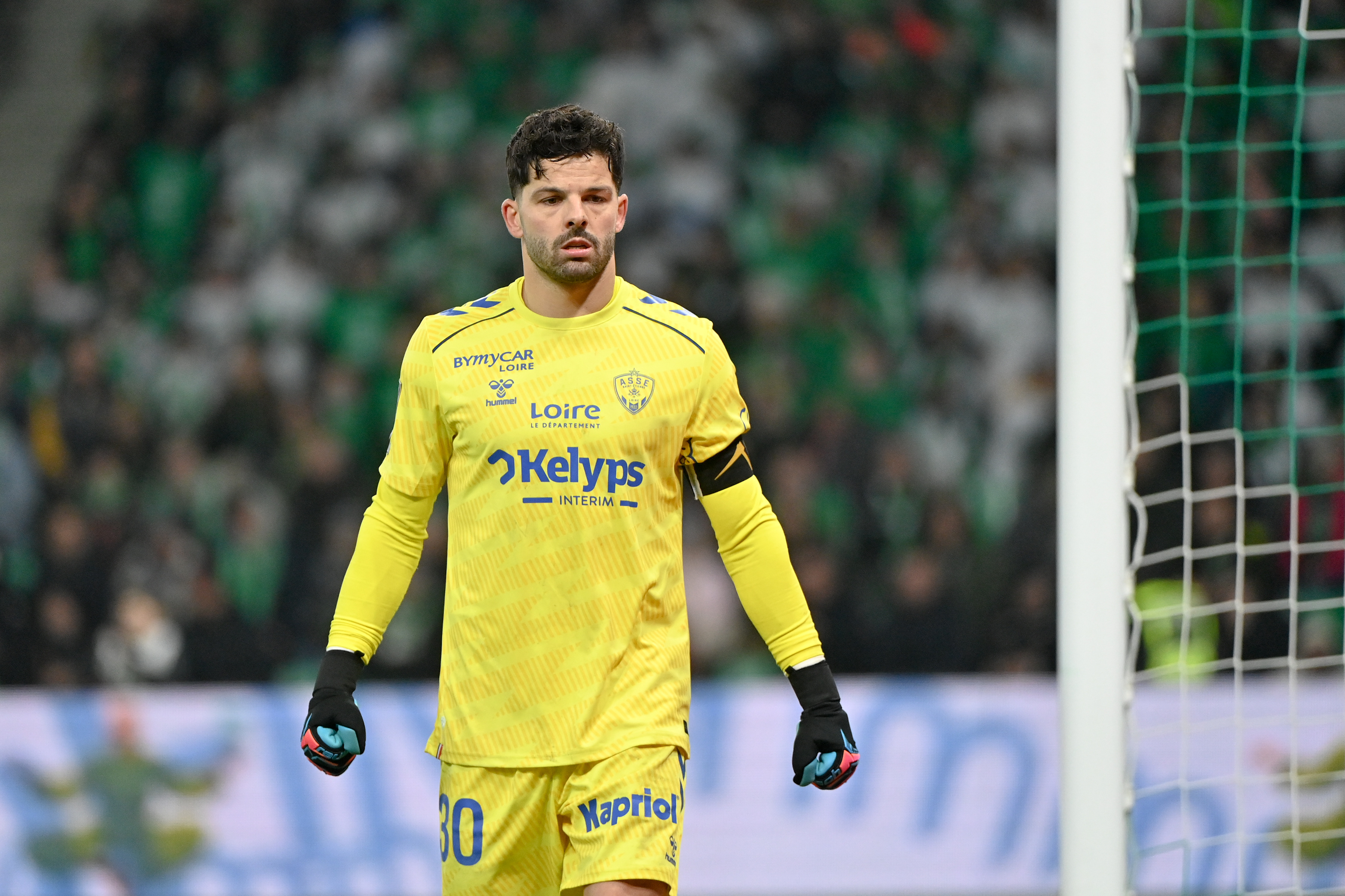 Mercato ASSE : Larsonneur fragilisé dans les buts, 2 nouveaux profils avancés pour bousculer la hiérarchie