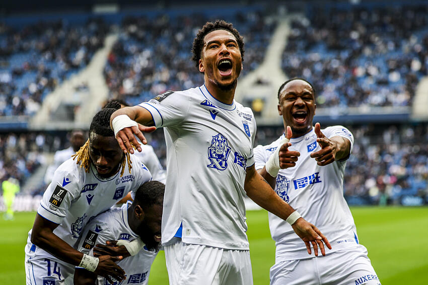 Mercato Auxerre : une signature à 5 M¬ conditionnée au maintien de l'AJA en Ligue 1