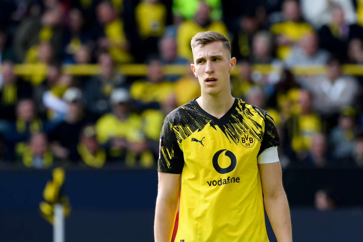 Mercato - Prolongé puis sifflé 24h après... Que se passe-t-il avec Nico Schlotterbeck au Borussia Dortmund ?