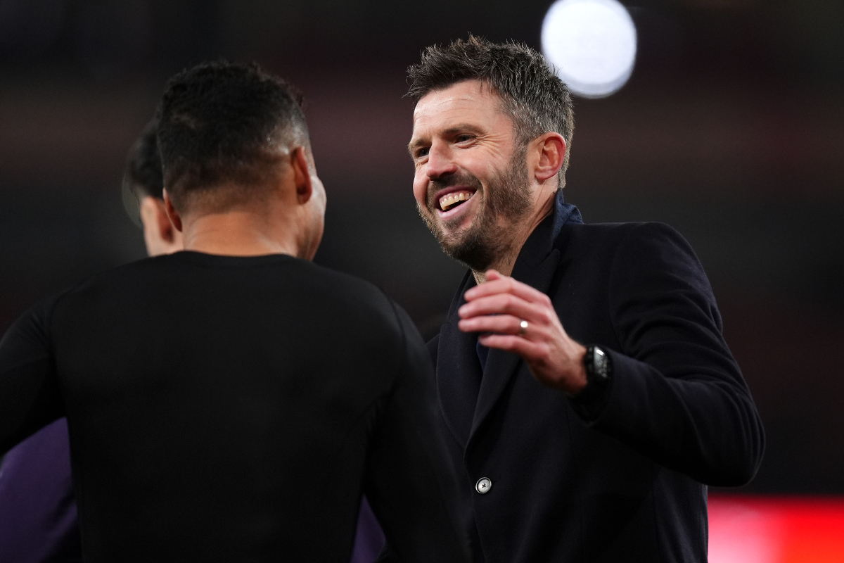 Manchester United en pleine discussion avec une cible contactée par le PSG avant le mercato