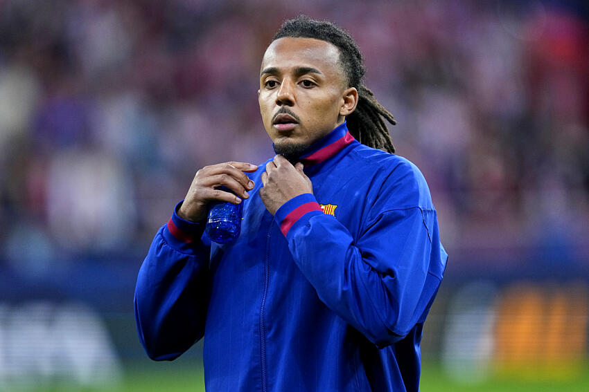 Mercato Barça : un latéral droit roumain à 25 M€ pour remplacer Jules Koundé ?