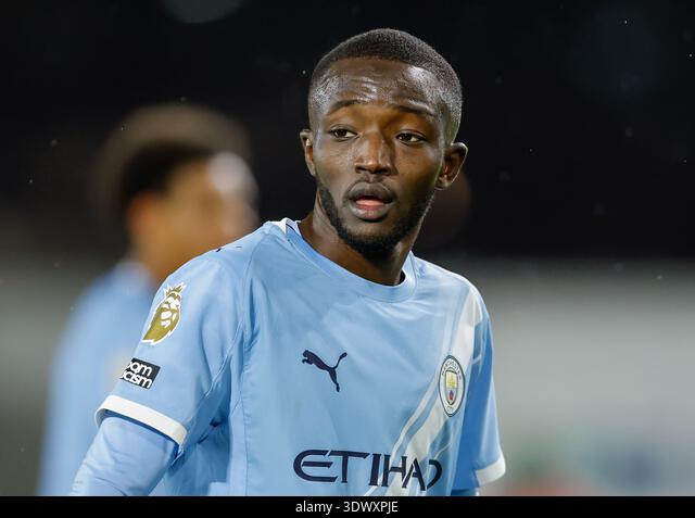 Mercato Manchester City : l'ancien espoir du PSG, Mahamadou Sangaré, courtisé par 2 clubs de L1