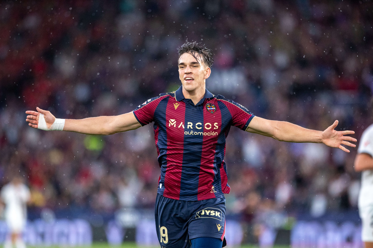 Real Madrid : Carlos Espi, recrue surprise du mercato... et nouveau Joselu de Mourinho ?