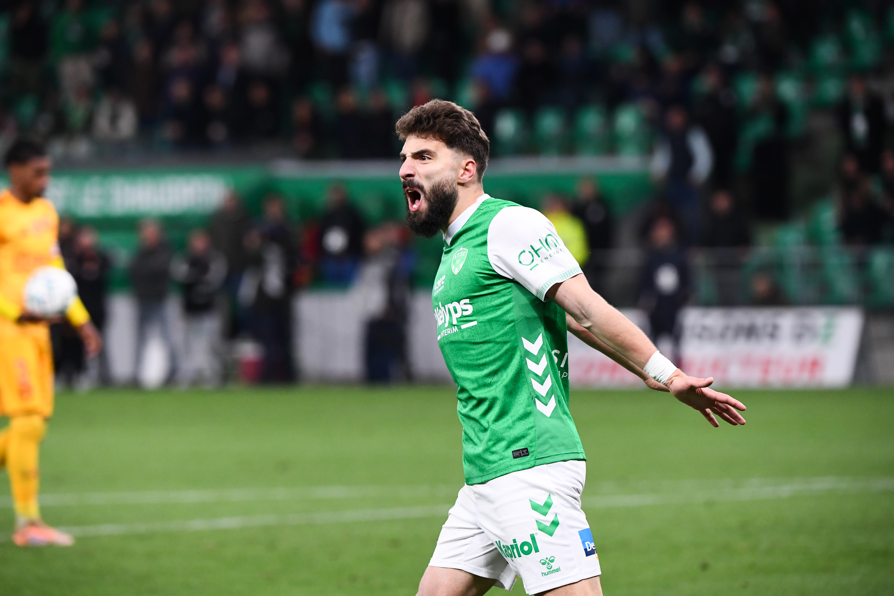 Mercato ASSE : un 3e courtisan prêt à créer la surprise pour Davitashvili, valorisé 20 M¬