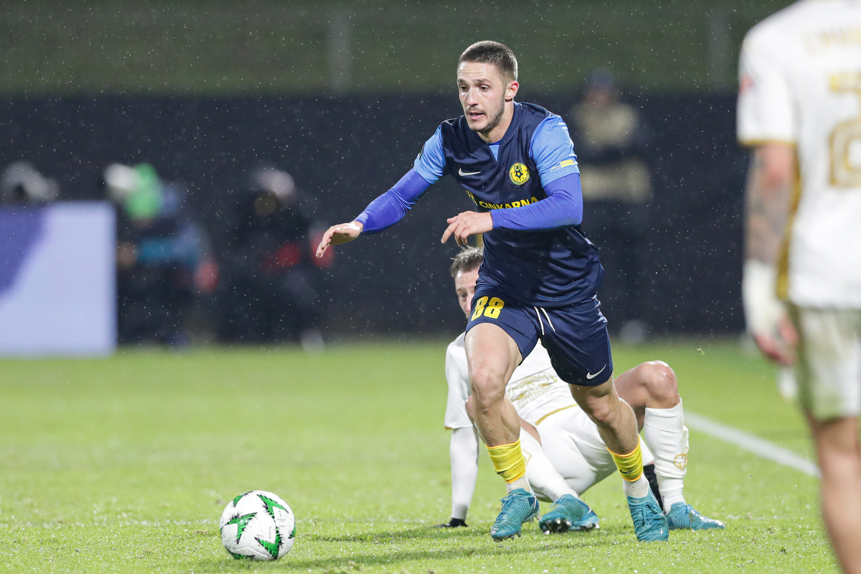 Mercato ASSE : un international slovène en approche pour 3 M€