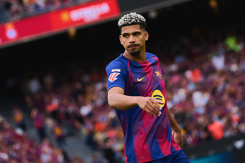 Le Barça est intéressé : l'agent d'un potentiel remplaçant d'Araujo fait des révélations mercato