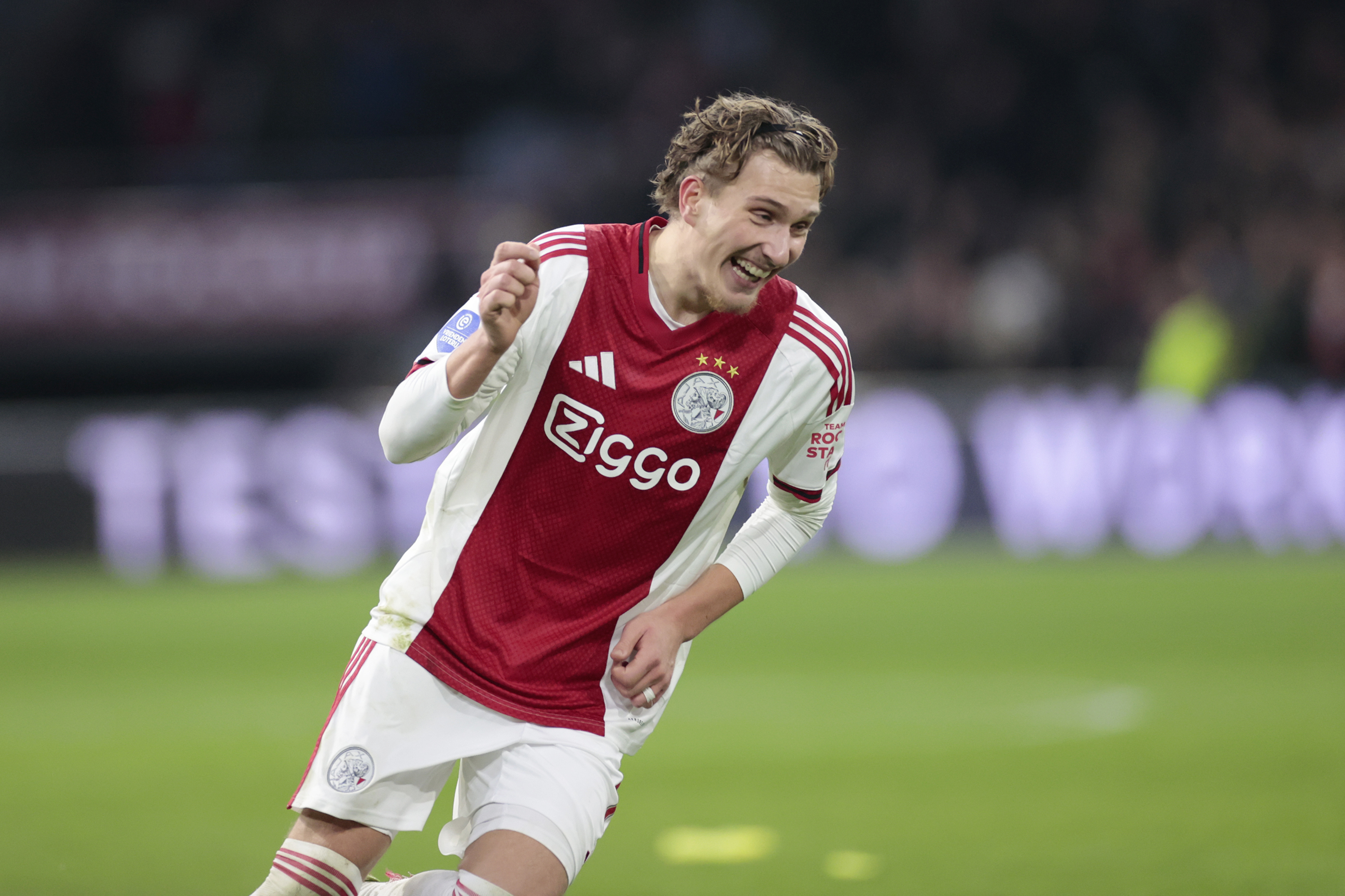 Mercato PSG : Il y a des discussions, Mika Godts confirme l'intérêt de Paris... et un risque pris avec l'Ajax