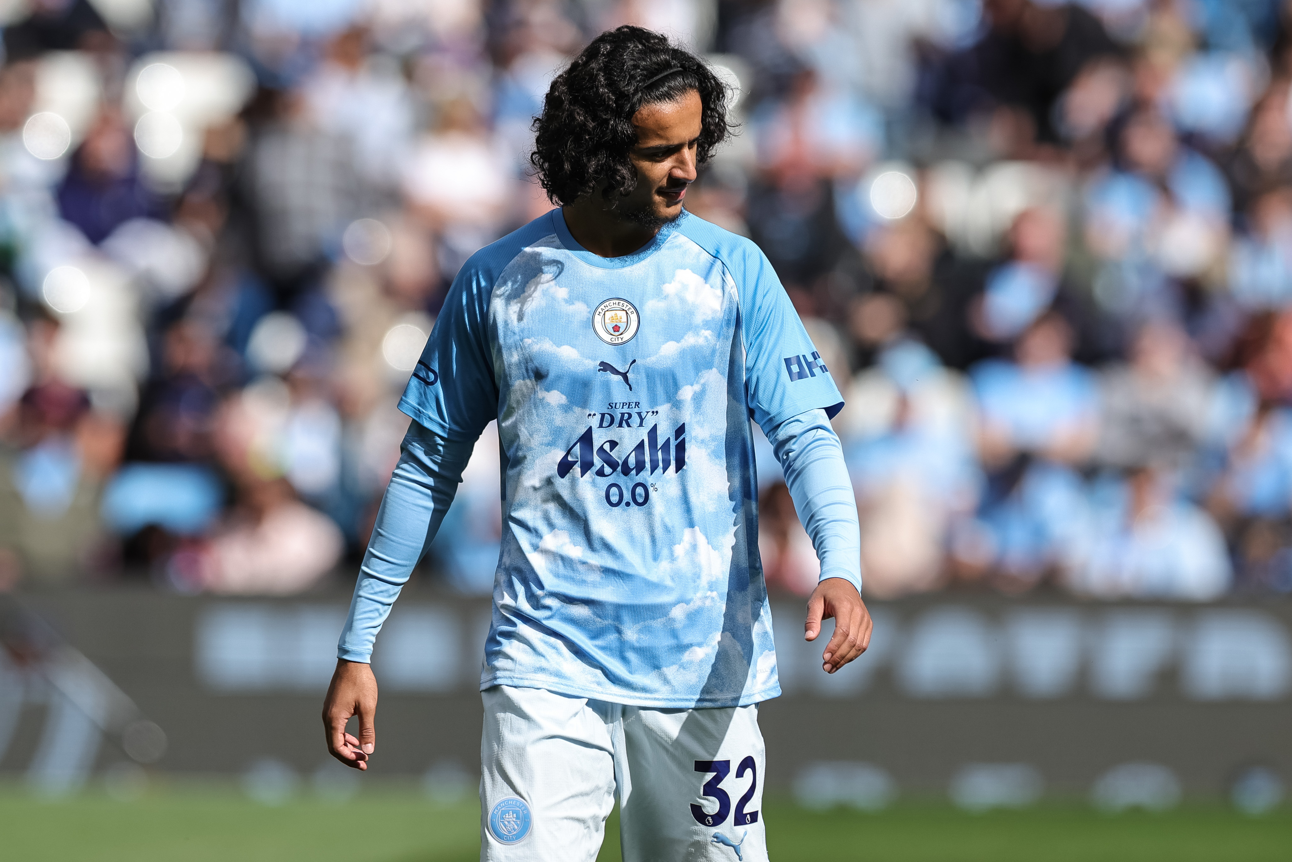 Je place de grands espoirs en lui, mais la PL ce n'est pas la Ligue 1 : Ayyoub Bouaddi prévenu après ses débuts tonitruants à Manchester City