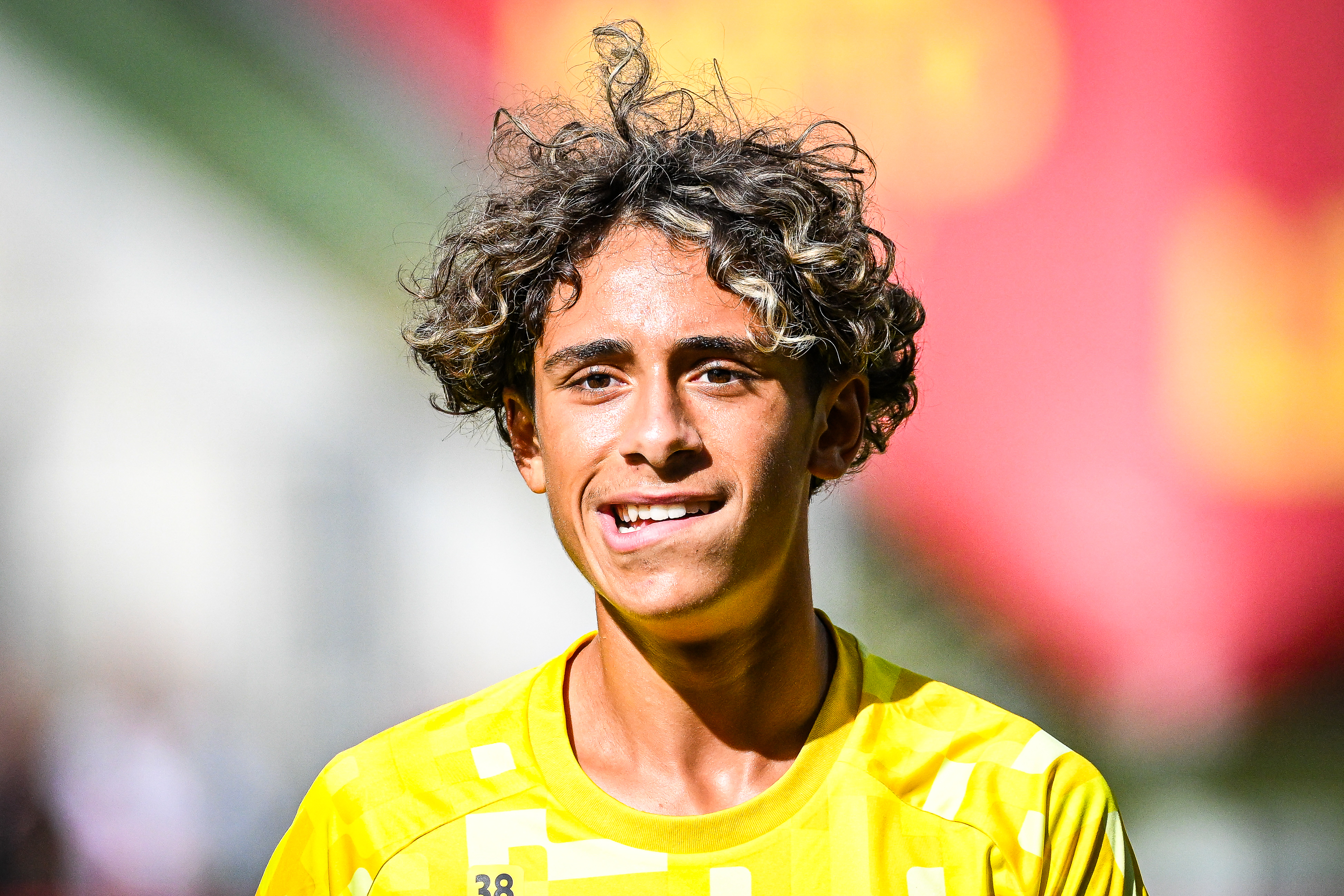 Mercato - Décisif en C1 à 16 ans, convoqué par le Portugal... Lens tient avec Mezian Mesloub sa future pépite bankable