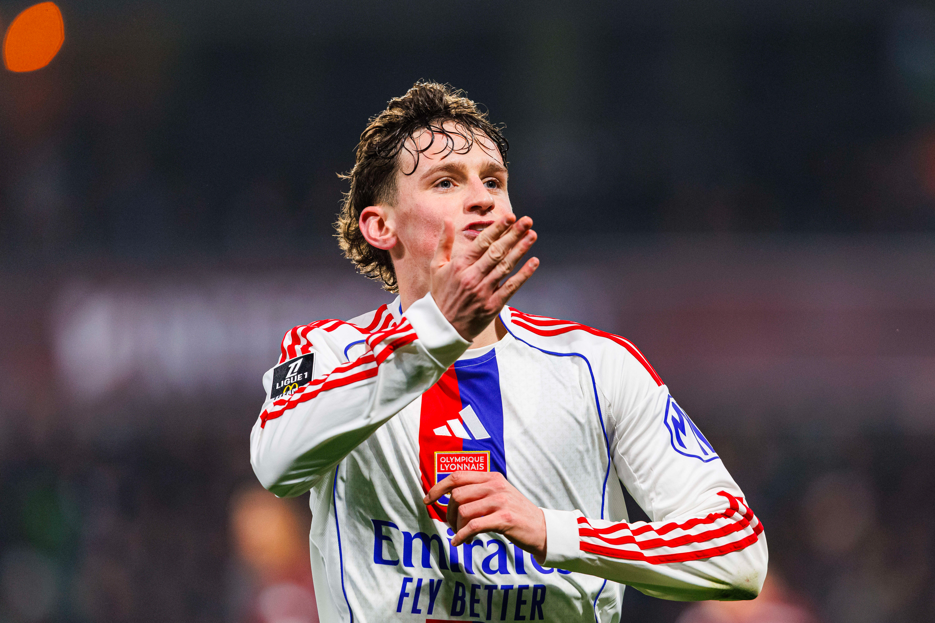 Mercato - 7 clubs de Premier League frappent à la porte pour Tyler Morton, l'OL dévoile son prix