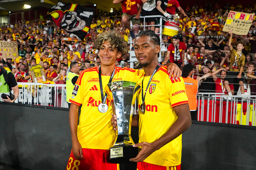 Mercato - Le RC Lens a doublé l'ASSE et le PSG pour une pépite déjà évaluée à 10 M¬