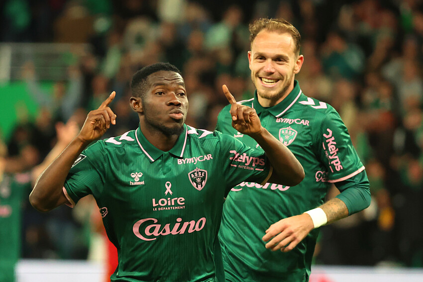 Mercato ASSE : discussions en cours pour prolonger un homme fort du début de saison