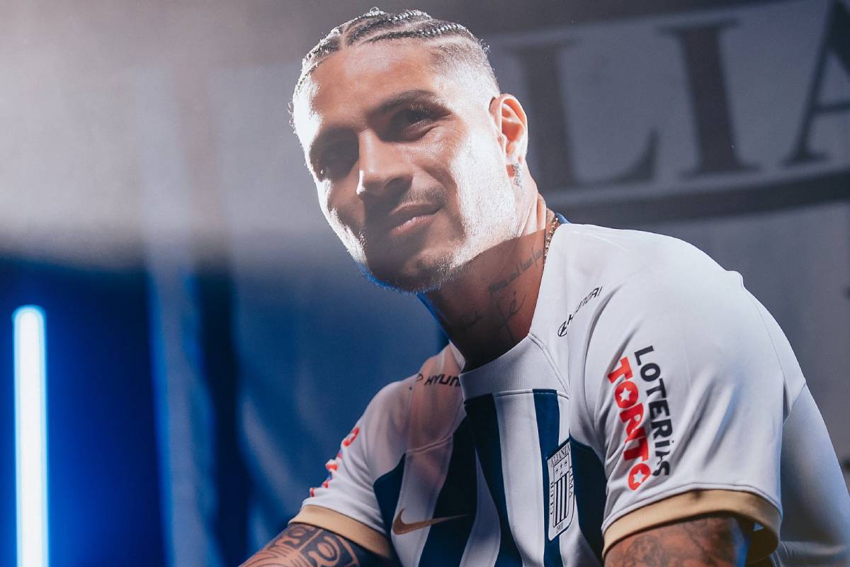 Paolo Guerrero firmó un contrato con Alianza hasta el 2025