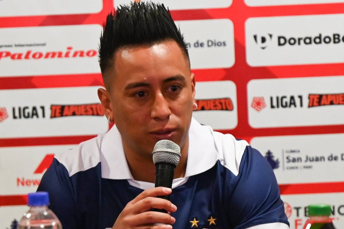 Christian Cueva brindó conferencia de prensa como nuevo fichaje de Cienciano