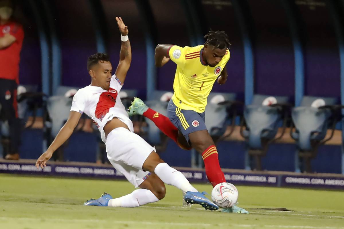 Perú enfrenta a un encaminado Colombia en el Estadio Monumental