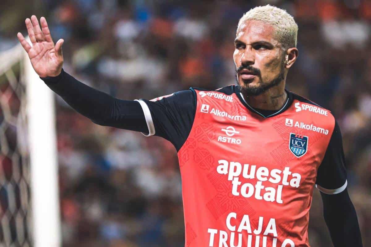 Paolo Guerrero resolvió su salida de la UCV