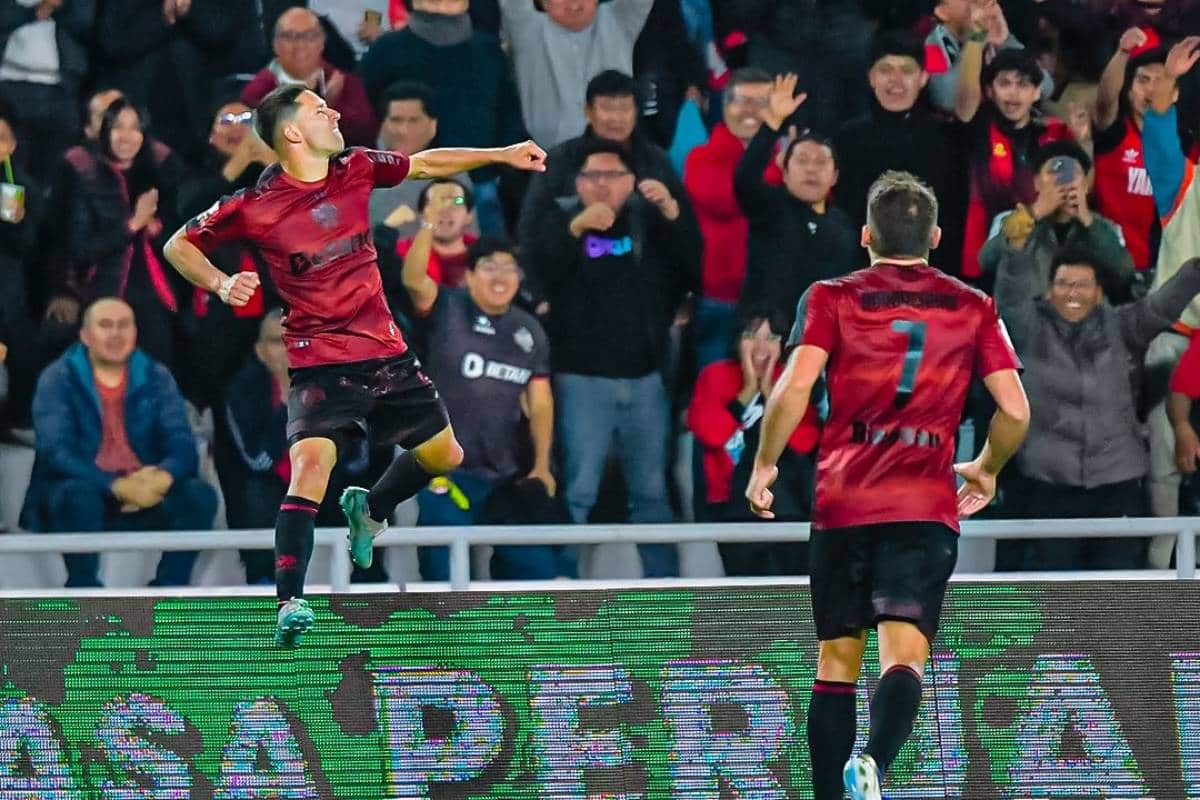 Tomás Martínez abrió el marcador a poco de finalizar el primer tiempo