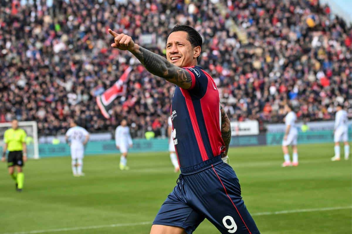 Gianluca Lapadula seguirá firme en Cagliari