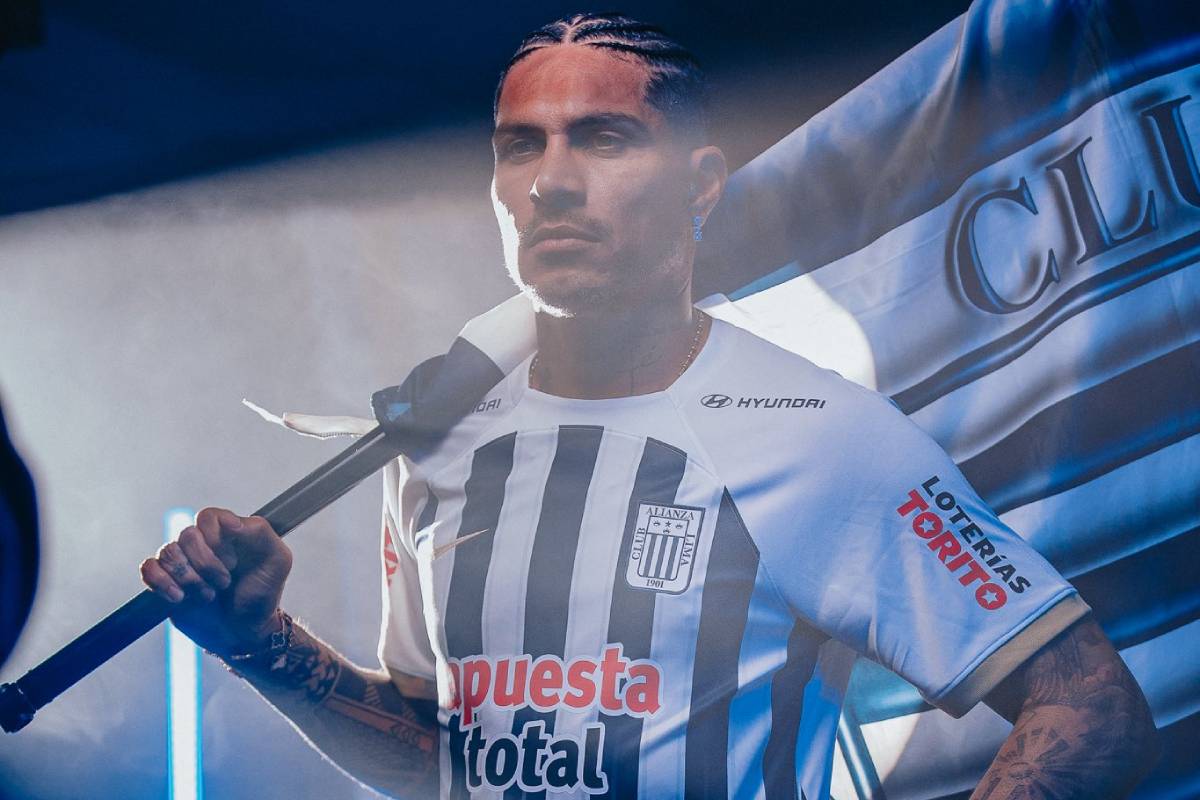 Paolo Guerrero fichó por Alianza Lima hasta finales del 2025