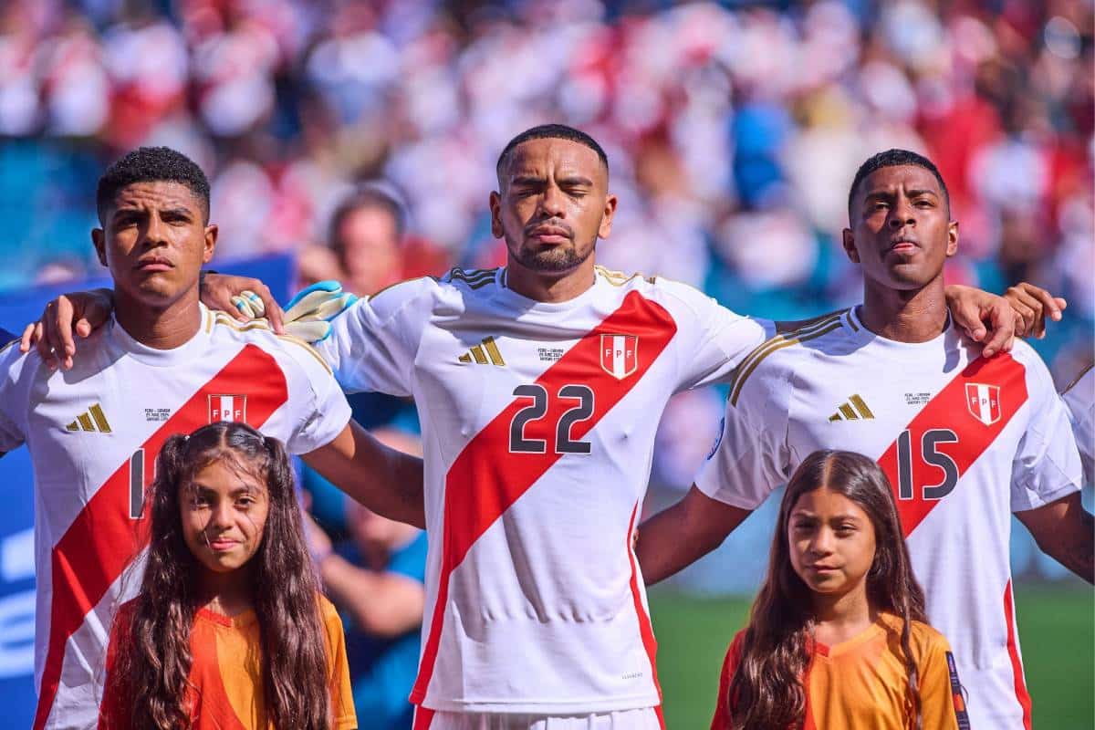 Alexander Callens, seleccionado de La Bicolor.