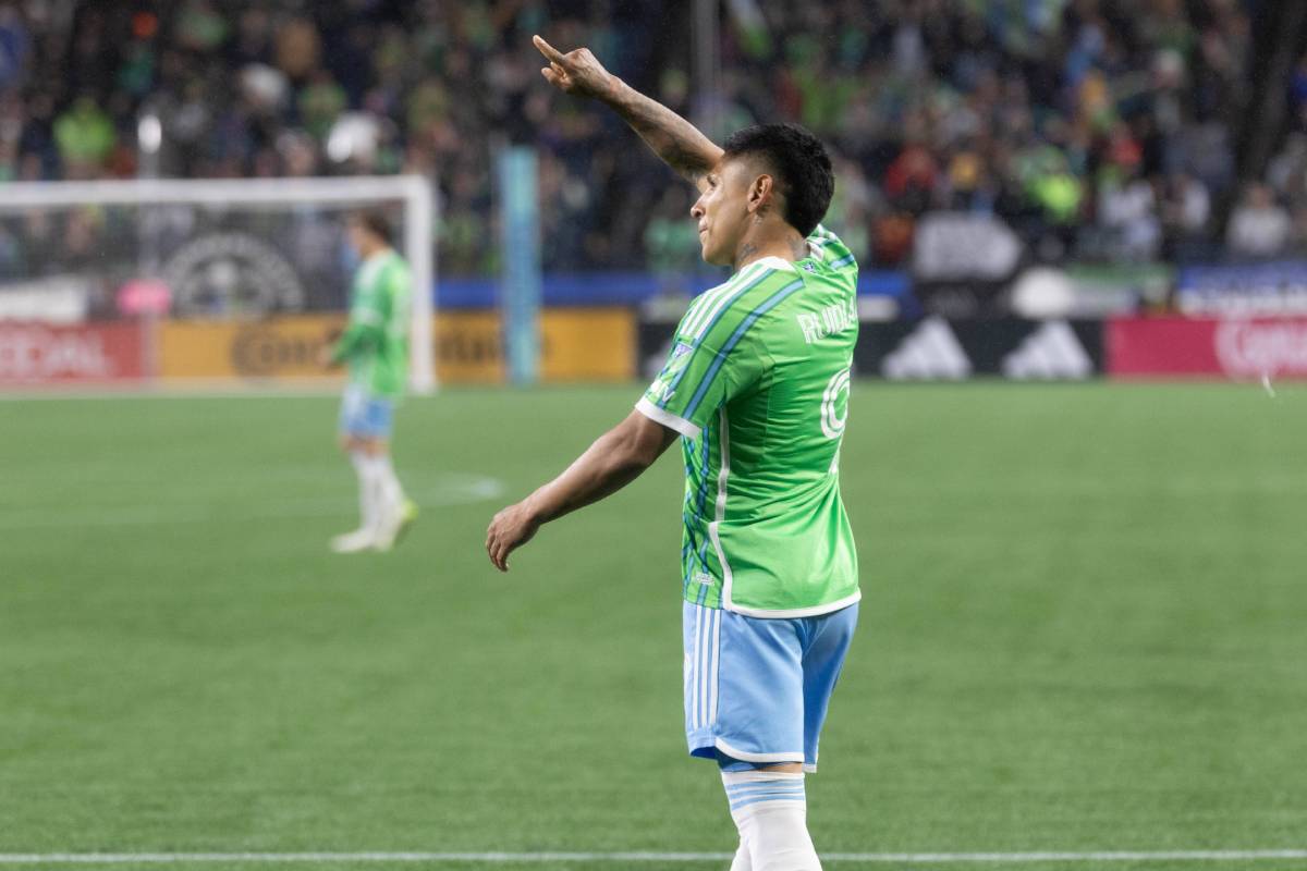 Raúl Ruidíaz tiene contrato hasta fines del 2024 con Seattle Sounders