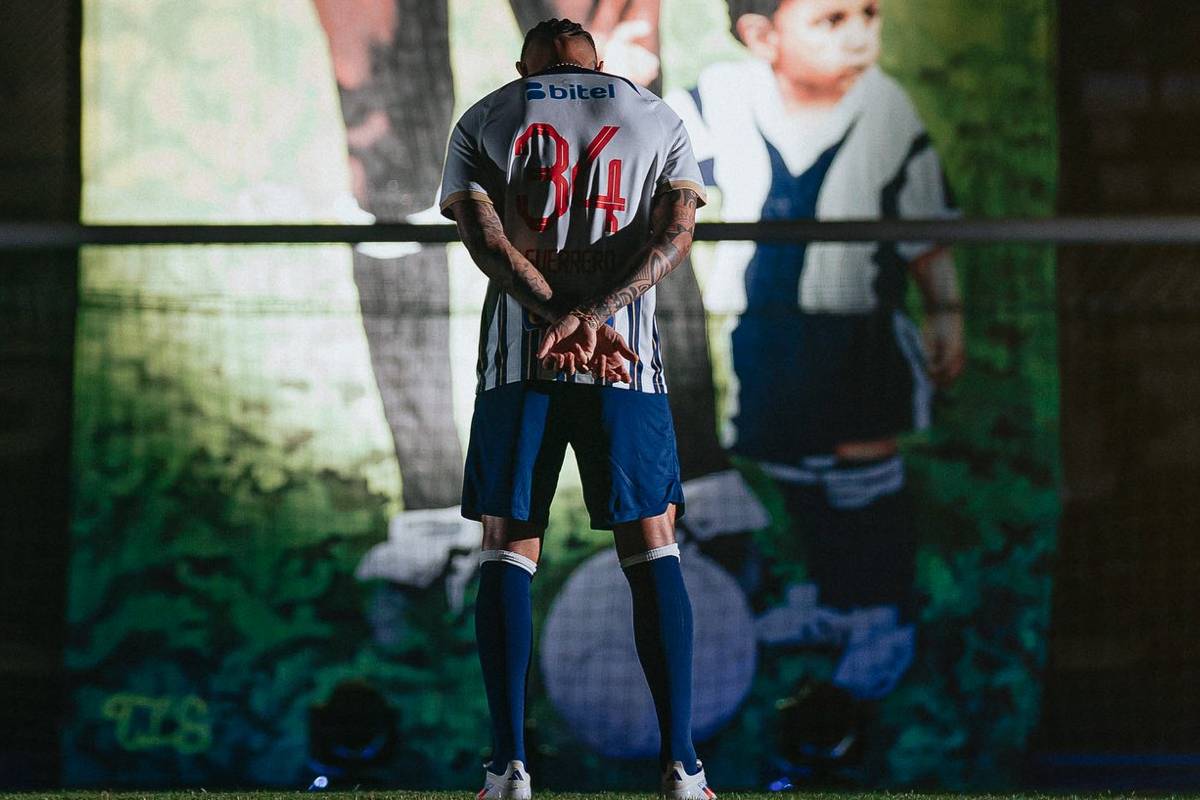 Paolo Guerrero usará el dorsal '34' en Alianza Lima