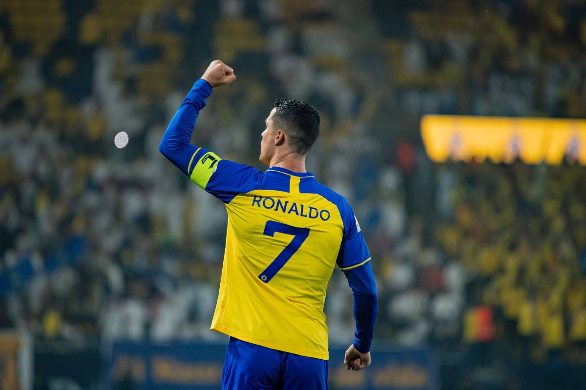 Cristiano Ronaldo percibe 200 millones de euros al año.