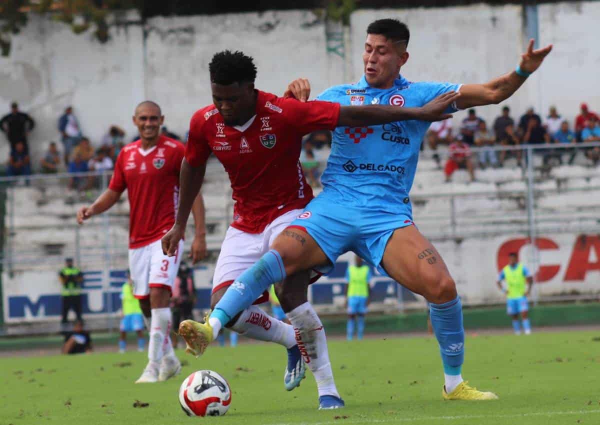 Marlon De Jesús es uno de los delanteros expulsados del equipo.