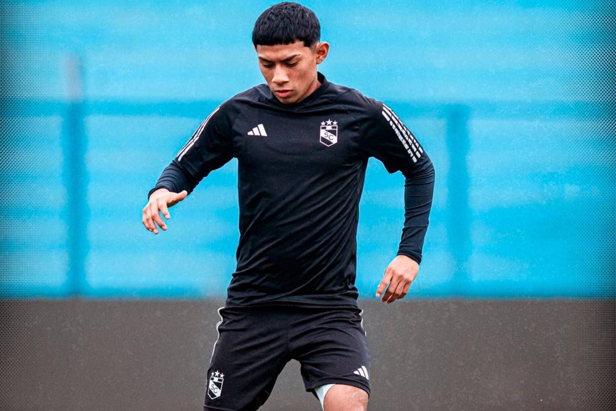 Maxloren Castro la viene rompiendo con Sporting Cristal a sus 16 años.