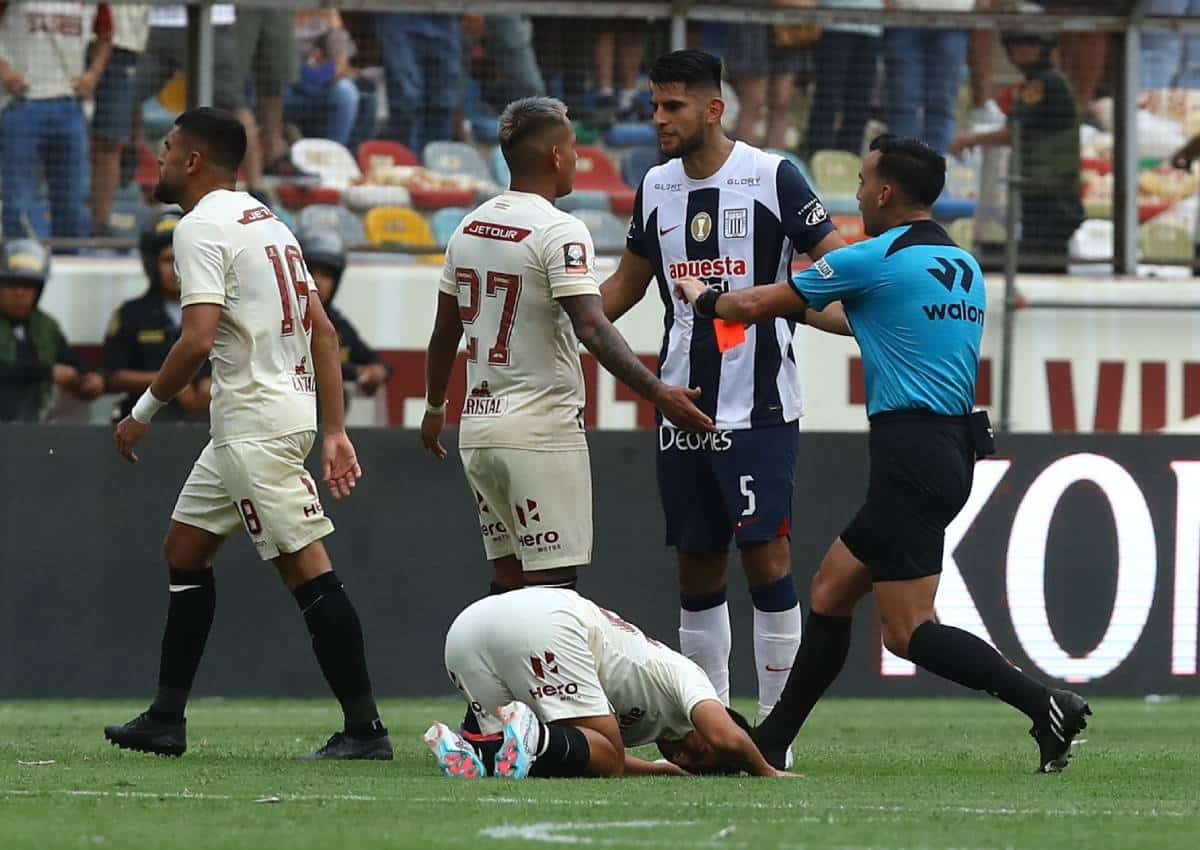 Carlos Zambrano no dudó en apuntar contra Universitario.