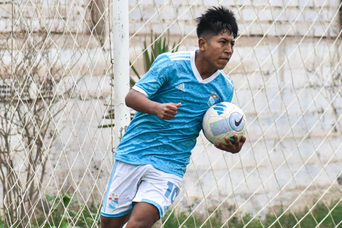 Emerson García es reconocido como el Cueva 2.0 en Sporting Cristal.